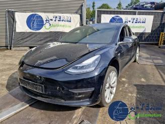 Autoverwertung Tesla Model 3 Model 3, Sedan, 2017 Long Range 72kWh 2019/8