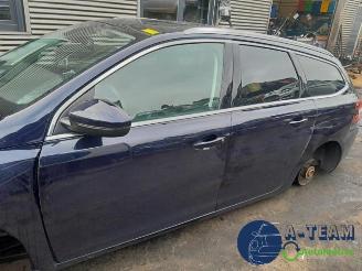 Peugeot 308 308 SW (L4/L9/LC/LJ/LR), Combi 5-drs, 2014 / 2021 1.2 12V e-THP PureTech 130 picture 9