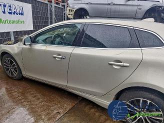 Volvo V-40 V40 (MV), Hatchback 5-drs, 2012 / 2019 1.5 T2 16V Geartronic picture 7