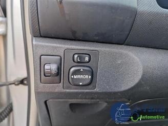 Toyota Yaris Yaris II (P9), Hatchback, 2005 / 2014 1.3 16V VVT-i picture 30