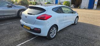 Kia Cee d 3dr weinig schade picture 2