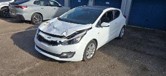 Kia Cee d 3dr weinig schade picture 3