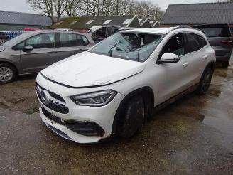demontáž osobní automobily Mercedes GLA GLA (H247), SUV, 2020 1.3 200 Turbo 16V 2021/1