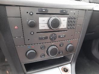 Opel Vectra Vectra C Caravan Combi 1.9 CDTI 120 (Z19DT(Euro 4)) [88kW]  (04-2004/0=
1-2009) picture 25