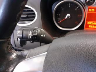 Ford Focus Focus II Wagon Combi 1.6 TDCi 16V 90 (HHDA(Euro 3)) [66kW]  (07-2004/0=
9-2012) picture 15