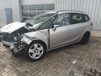 Opel Zafira Zafira Tourer (P12) MPV 1.4 Turbo 16V EcoFLEX (B14NET(Euro 6)) [103kW]=
  (10-2011/05-2016) picture 9