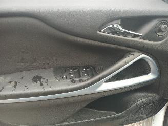 Opel Zafira Zafira Tourer (P12) MPV 1.4 Turbo 16V EcoFLEX (B14NET(Euro 6)) [103kW]=
  (10-2011/05-2016) picture 17