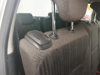 Opel Zafira Zafira Tourer (P12) MPV 1.4 Turbo 16V EcoFLEX (B14NET(Euro 6)) [103kW]=
  (10-2011/05-2016) picture 15