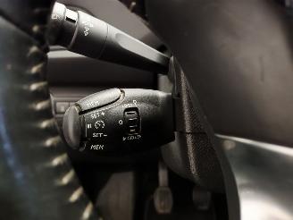 Peugeot 308 1.6 BlueHDI Blue Lease Executive Pack picture 21