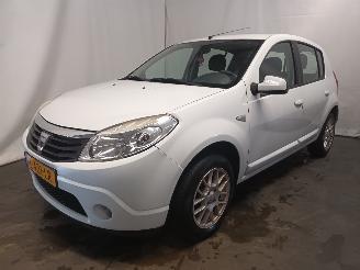 Dacia Sandero Sandero (BS) Hatchback 1.2 16V (D4F-F732) [55kW]  (11-2008/12-2012) picture 3