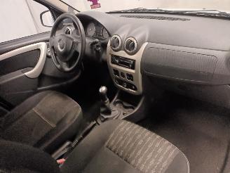 Dacia Sandero Sandero (BS) Hatchback 1.2 16V (D4F-F732) [55kW]  (11-2008/12-2012) picture 11