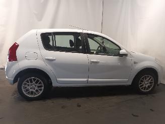 Dacia Sandero Sandero (BS) Hatchback 1.2 16V (D4F-F732) [55kW]  (11-2008/12-2012) picture 9