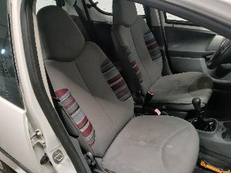 Citroën C1 C1 Hatchback 1.0 12V (1KR-FE(CFB)) [50kW]  (06-2005/09-2014) picture 9