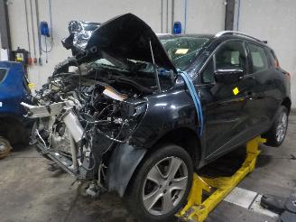 demontáž osobní automobily Renault Clio Clio IV Estate/Grandtour (7R) Combi 5-drs 0.9 Energy TCE 90 12V (H4B-4=
00(H4B-A4)) [66kW]  (01-2013/08-2021) 2015