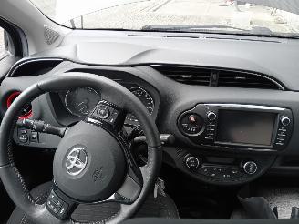 Toyota Yaris Yaris III (P13) Hatchback 1.5 16V Hybrid (1NZ-FXE) [74kW]  (04-2015/09=
-2020) picture 5