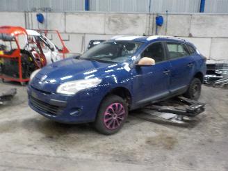 demontáž osobní automobily Renault Mégane Megane III Grandtour (KZ) Combi 5-drs 1.6 16V (K4M-848(K4M-P8)) [74kW]=
  (05-2009/02-2016) 2011/2