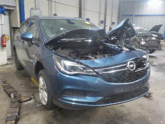 Opel Astra Astra K Sports Tourer Combi 1.6 CDTI 110 16V (B16DTU) [81kW]  (11-2015=
/12-2022) picture 2