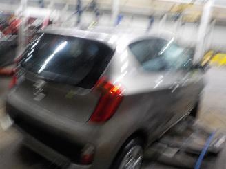 Kia Picanto Picanto (TA) Hatchback 1.0 12V (G3LA) [51kW]  (05-2011/06-2017) picture 3