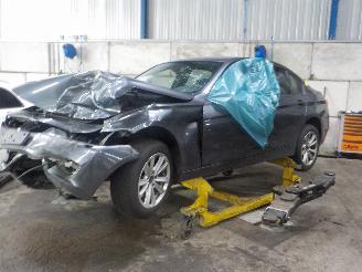 demontáž osobní automobily BMW 3-serie 3 serie (F30) Sedan 320i 1.6 16V EfficientDynamicsEdition (N13-B16A) [=
125kW]  (04-2012/06-2016) 2013