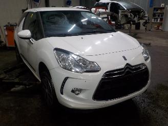 Citroën DS3 DS3 (SA) Hatchback 1.6 e-HDi (DV6DTED(9HP)) [68kW]  (11-2009/07-2015) picture 2