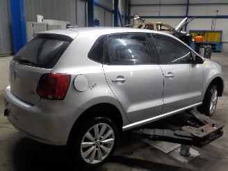 Volkswagen Polo Polo (6R) Hatchback 1.6 TDI 16V 90 (CAYB) [66kW]  (06-2009/...) picture 3