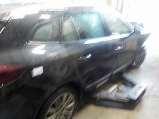 Renault Mégane Megane III Grandtour (KZ) Combi 5-drs 2.0 16V CVT (M4R-F713) [103kW]  =
(05-2009/02-2016) picture 3