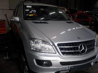 Mercedes ML ML II (164/4JG) SUV 3.0 ML-280 CDI V6 24V (OM642.940) [140kW]  (07-200=
5/07-2009) picture 2