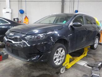 demontáž osobní automobily Kia Cee d Ceed Sportswagon (CDF) Combi 5-drs 1.5 T-GDI 16V (G4LH) [118kW]  (01-2=
021/...) 2023