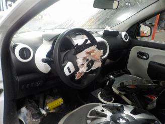 Renault Twingo Twingo III (AH) Hatchback 5-drs 1.0 SCe 70 12V (H4D-400(H4D-A4)) [52kW=
]  (09-2014/...) picture 5