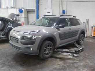 demontáž osobní automobily Citroën C4 C4 Cactus (0B/0P) Hatchback 5-drs 1.2 PureTech 82 12V (EB2F(HMZ)) [60k=
W]  (09-2014/...) 2014