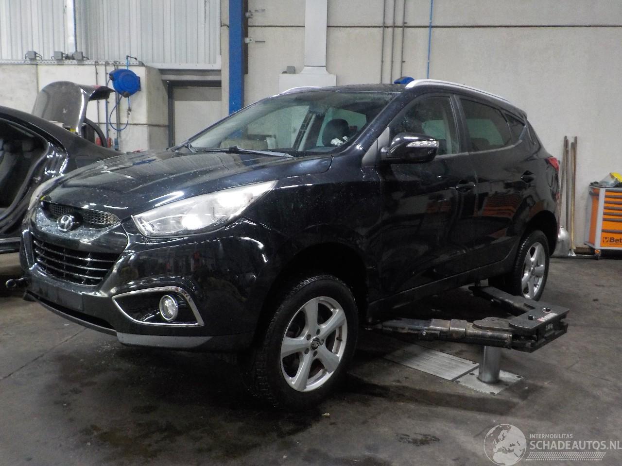 Hyundai Ix35 iX35 (LM) SUV 2.0 16V (G4KD) [120kW]  (01-2010/08-2013)