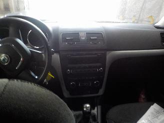 Skoda Yeti Yeti (5LAC) SUV 1.2 TSI 16V (CBZB) [77kW]  (09-2009/05-2015) picture 5