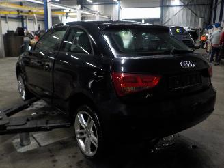 Audi A1 A1 (8X1/8XK) Hatchback 3-drs 1.6 TDI 16V (CAYB) [66kW]  (03-2011/04-20=
15) picture 4
