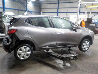 Renault Clio Clio IV (5R) Hatchback 5-drs 0.9 Energy TCE 90 12V (H4B-400(H4B-A4)) [=
66kW]  (11-2012/08-2021) picture 3