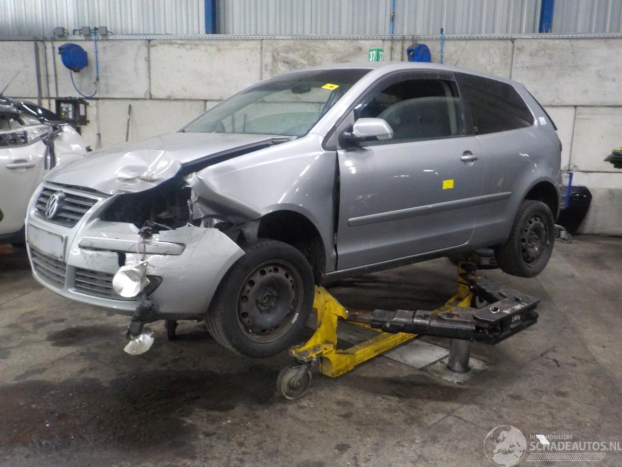 Volkswagen Polo Polo IV (9N1/2/3) Hatchback 1.4 16V (BUD) [59kW]  (05-2006/11-2009)