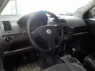 Volkswagen Polo Polo IV (9N1/2/3) Hatchback 1.4 16V (BUD) [59kW]  (05-2006/11-2009) picture 5