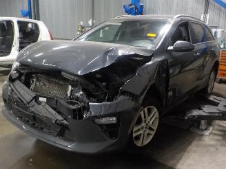demontáž osobní automobily Kia Cee d Ceed Sportswagon (CDF) Combi 5-drs 1.0i T-GDi 12V 120 Eco-Dynamics+ (G=
3LF) [88kW]  (11-2020/...) 2021