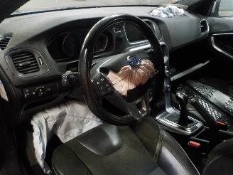 Volvo V-40 V40 (MV) Hatchback 5-drs 2.0 D2 16V (D4204T8(Euro 6b)) [88kW]  (02-201=
5/08-2019) picture 5