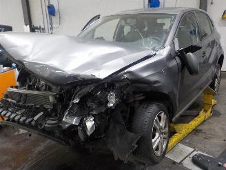 Salvage car Volkswagen Polo Polo V (6R) Hatchback 1.2 TSI 16V BlueMotion Technology (CJZC(Euro 6))=
 [66kW]  (02-2014/10-2017) 2014/7
