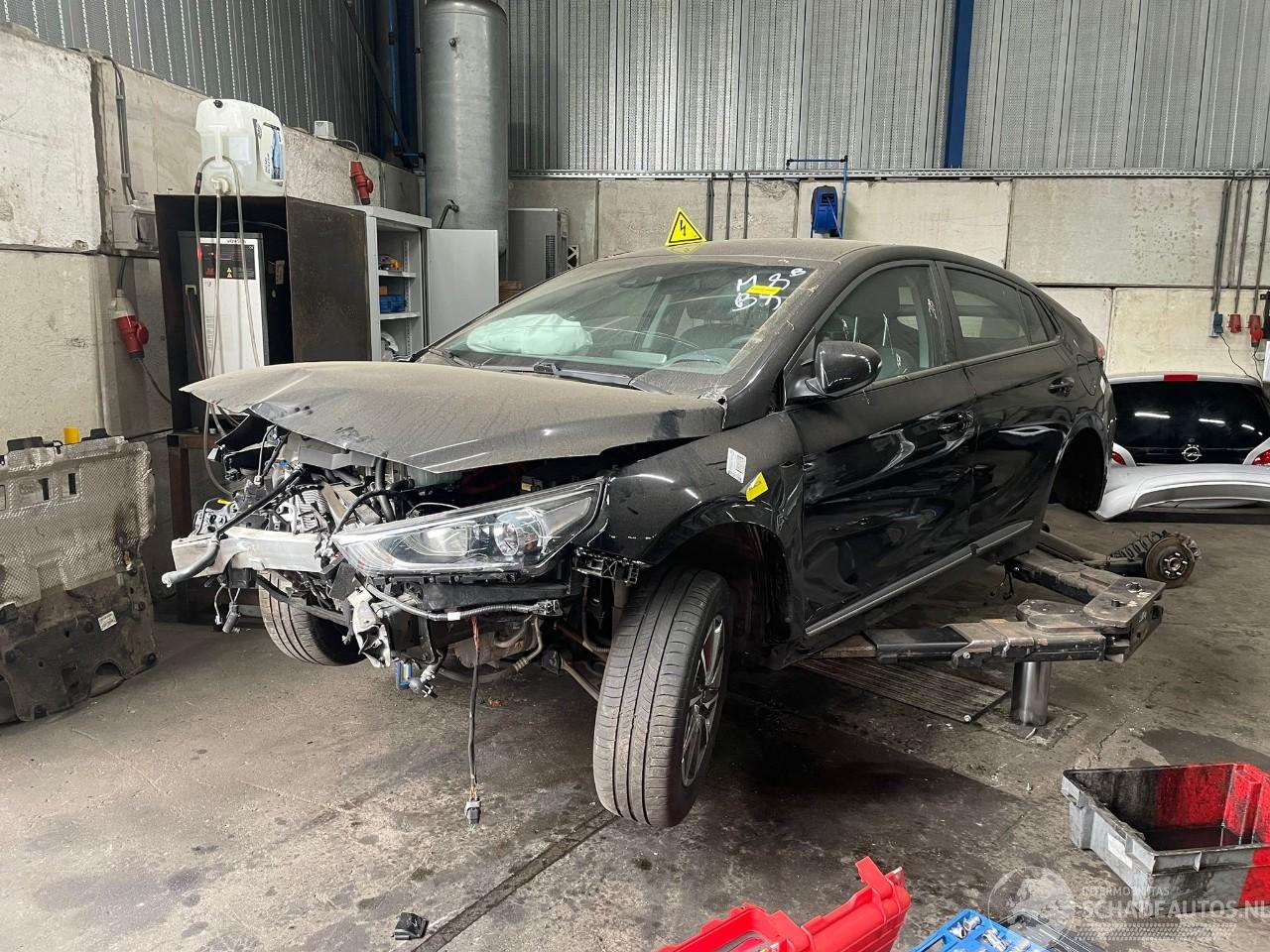 Hyundai Ioniq Ioniq Liftback EV 38 kWh (EM10) [100kW]  (07-2019/07-2022)