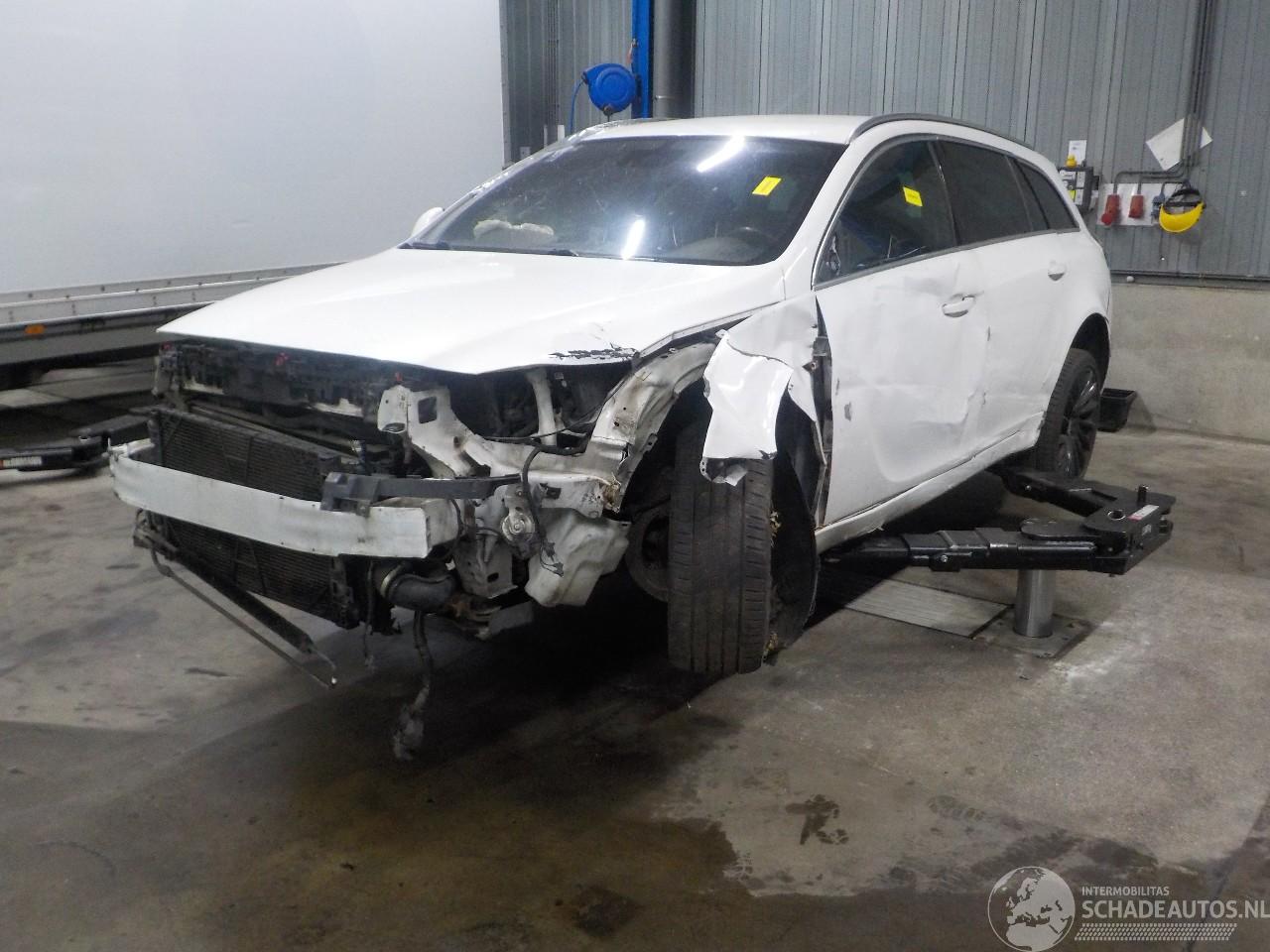 Opel Insignia Insignia Sports Tourer Combi 2.8 V6 Turbo 24V 4x4 OPC (B28NER) [239kW]=
  (07-2009/03-2017)