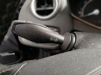 Ford Fiesta Fiesta 6 (JA8) Hatchback 1.0 SCI 12V 80 (P4JC) [59kW]  (10-2012/06-201=
7) picture 14