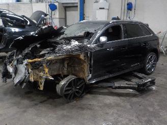 demontáž osobní automobily Audi S3 S3 Sportback (8VA/8VF) Hatchback 5-drs 2.0 T FSI 16V (CJXC) [221kW]  (=
11-2012/10-2020) 2014