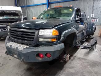 Coche siniestrado GMC Sierra Sierra Pick-up 6.6 V8 TD 32V 3500 Crew Cab (DURAMAX_6600) [224kW]  (09=
-2000/12-2004) 2004