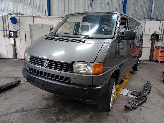 Auto da rottamare Volkswagen Transporter Transporter T4 Van 2.4 D (AAB) [57kW]  (07-1990/04-1998) 1995