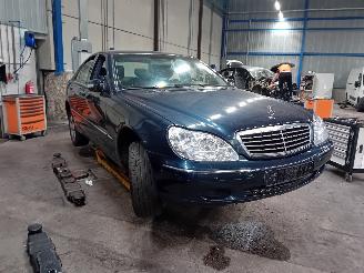 Mercedes S-klasse S (W220) Sedan 3.2 S-320 18V (M112.944) [165kW]  (10-1998/08-2005) picture 2