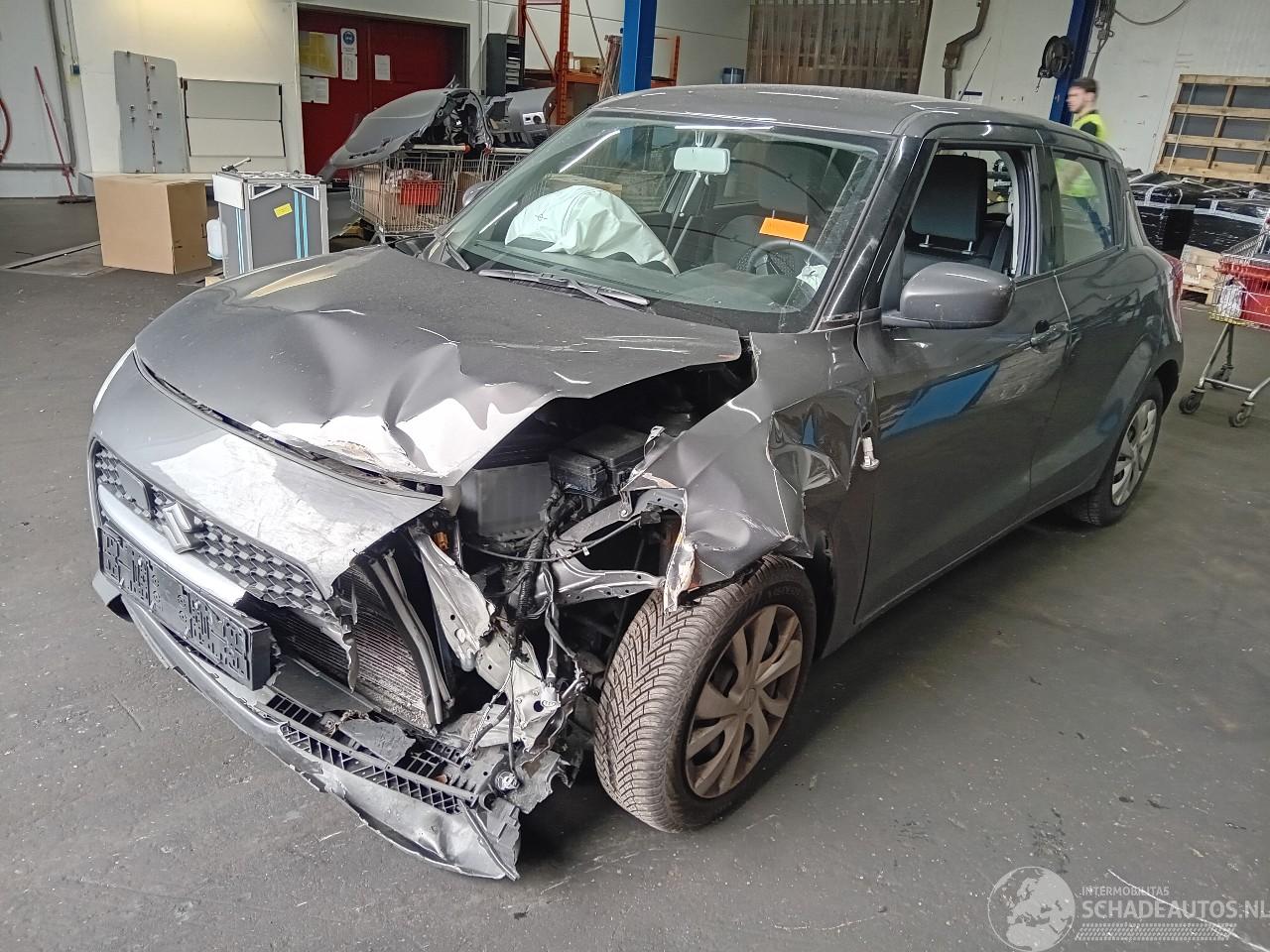 Suzuki Swift Swift (ZC/ZD) Hatchback 5-drs 1.2 Dual Jet 16V Smart Hybrid (K12D) [61=
kW]  (06-2020/...)