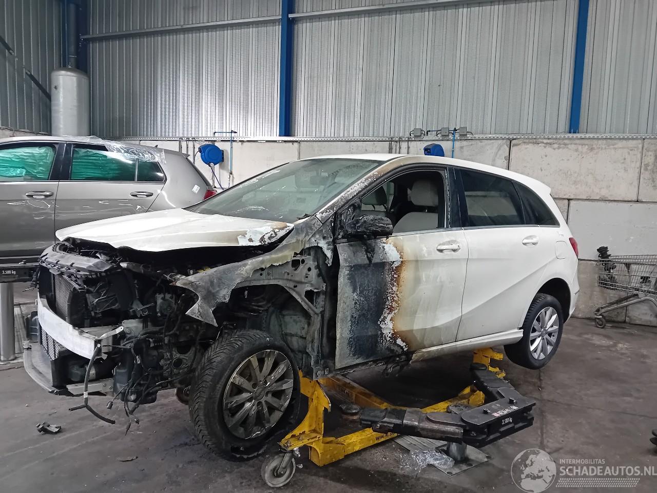 Mercedes B-klasse B (W246) Hatchback 1.6 B-180 BlueEFFICIENCY Turbo 16V (M270.910) [90kW=
]  (11-2011/12-2018)