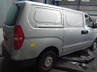 Hyundai H-300 H-300 Van 2.5 CRDi (D4CB) [85kW]  (01-2009/...) picture 3