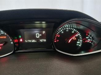 Peugeot 308 308 SW (L4/L9/LC/LJ/LR) Combi 5-drs 1.2 12V e-THP PureTech 130 (EB2DTS=
(HNY)) [96kW]  (03-2014/06-2021) picture 24